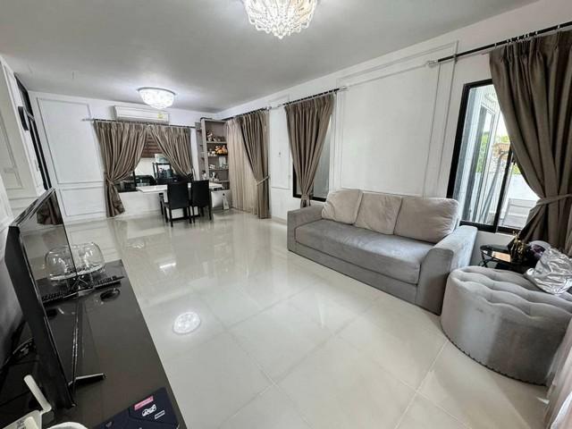 ขายบ้านแฝด 2 ชั้น  ใกล้ทางด่วน โครงการพฤกษาวิลล์ 73 พัฒนาการ 38 พื้นที่ใช้สอย 150 ตรม. 3 ห้องนอน 2 ห้องน้ำ เนื้อที่ 42 ตรว.