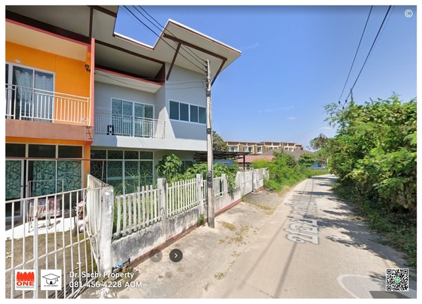 Property ID : M08210ทาวน์เฮ้า 2 ชั้น พื้นที่กว้าง ใกล้เซ็นทรัลเชียงราย เพียง 1.6 กม. เดินทางสะดวก– ทาวน์เฮ้าส์ 2 ชั้น 38.9 ตรว.– พื้นที่ใช้สอย 70 ตร.ม.– กว้าง 6 เมตร ลึก 6.5 เมตร– 3 ห้องนอน 2 ห้องน้ำ– หน้าบ้านหัน ทิศตะวันออกเฉียงใต้– จอดรถ 2 คัน——————————————————–ราคาขาย : : 1,350,000 บาท(ค่าใช้จ่ายในการโอน ออกคนละครึ่ง)——————————————————–: : ลักษณะเด่น : :– โครงสร้างตึกแข็งแรง แบ่งเป็นสัดส่วน มีพื