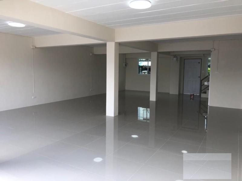 ให้เช่าอาคารใหม่ 2 คูหา 2 ชั้น พื้นที่ใช้สอย 160 ตารางเมตร ติดถนนพรานนก-ตัดใหม่ 300 เมตรจาก MRT แยกไฟฉาย