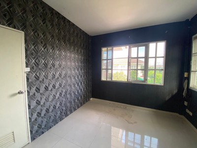 ขายบ้านเดี่ยว 2 ชั้น (หลังมุม) หมู่บ้านอาภากร 1 68.8 ตารางวา 4 ห้องนอน 3 ห้องน้ำ 2 ที่จอดรถ หน้าบ้านกว้าง ทำเลใกล้ มหาวิทยาลัยมหิดล