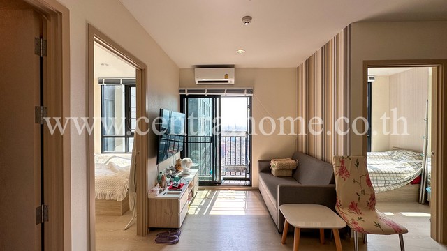 รหัสทรัพย์   4868คอนโด นิว โนเบิล (Nue noble) งามวงศ์วาน ห้องมุม แถมเฟอร์ครบ พร้อมเข้าอยู่ที่ตั้ง : ถนนงามวงศ์วาน ตำบลบางเขน อำเภอเมืองนนทบุรี จังหวัดนนทบุรี  11000 รายละเอียดทรัพย์- พัฒนาโครงการ โดย โนเบิล / Noble- คอนโด High Rise สูง 37 ชั้น 1 อาคาร อาคารจอดรถ 8 ชั้น 1 อาคาร และอาคารร้านค้า 2 ชั้น 1 อาคาร  จำนวนยูนิตพักอาศัย 800 ยูนิต และร้านค้า 4 ยูนิต- พื้นที่ใช้สอย 34.71 ตารางเมตร (ชั้น 22: ห้องมุม) จ