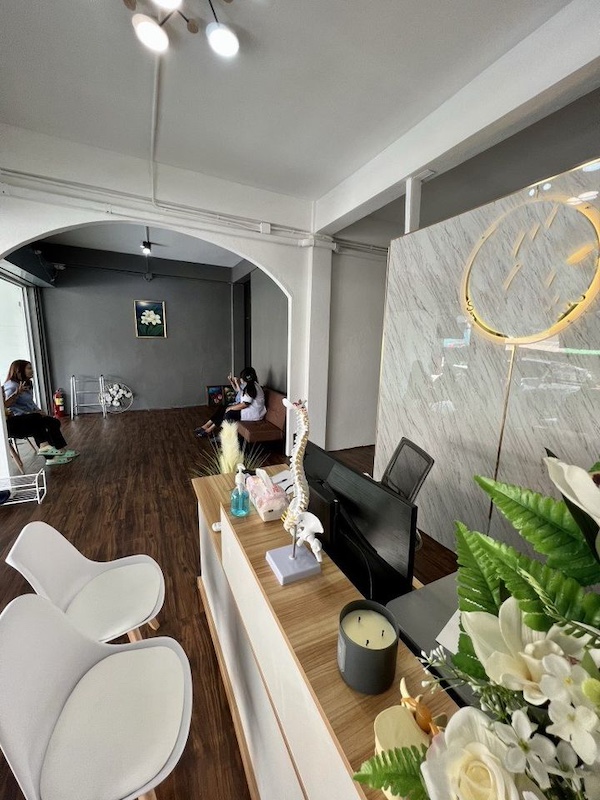 BH2558 ให้เช่า FOR RENT อาคารพาณิชย์  2 คูหา 3 ชั้น ดอนเมือง ตรงข้ามฐานทัพอากาศ ในซ.วิภาวดี 33