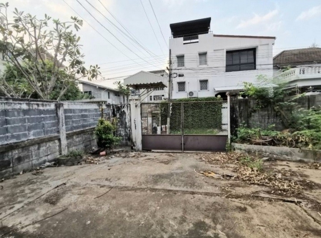 WW201 ขาย ที่ดินพร้อมสิ่งปลูกสร้าง ซอยพหลโยธิน 33 #ใกล้BTSรัชโยธิน  #ย่านจตุจัตร #ใกล้เซ็นทรัลลาดพร้าว