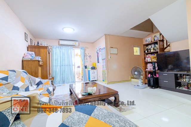 ขาย ทาวน์เฮ้าส์ หมู่บ้านพงษ์ศิริชัย4  เพชรเกษม81 หนองแขม  ราคา 1.65 ล้านบาท #กู้ได้เต็มไม่ต้องใช้เงินดาวน์ ขายทาวน์เฮ้าส์ 2 ชั้น หมู่บ้านพงษ์ศิริชัย4  #เพชรเกษม81 หนองแขม ?? บ้านสวยพร้อมอยู่ ครับ ทาวน์เฮ้าส์หมู่บ้านพงษ์ศิริชัย4  ในซอยเพชรเกษม81  3 นอน 2 น้ำตัวบ้านพึ่งรีโนเวทใหม่ทั้งหลัง เปลี่ยนใหม่หมดทั้งหลัง มีมุ้งลวด เหล็กดัดให้แล้ว แถมปั้มน้ำ ต่อเติมทำครัวแล้ว และ