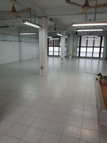 ให้เช่าอาคารพาณิชย์ 5 ชั้นครึ่ง 2 คูหา 32.4 ตร.ม. ซอยทินกร แขวงดินแดง เขตดินแดง กทม.