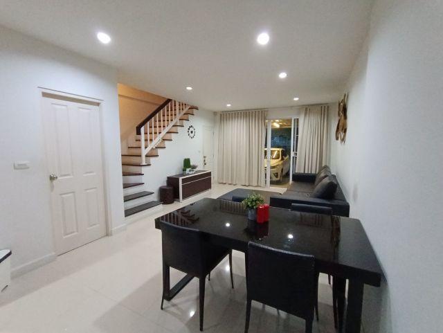 EPL-HR2914 ให้เช่าทาวน์เฮาส์ 3 ชั้น โยธินพัฒนา 11แยก 7 บางกะปิ 3 ห้องนอน 3 ห้องน้ำ ขนาด27ตารางวา แอร์ 4เครื่องจอดรถในบ้าน 2 คัน