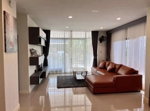 EPL-HR2916 ให้เช่าบ้านเดี่ยว ใกล้โรงเรียนนานาชาติไบรท์ตัน โครงการเศรษฐสิริ กรุงเทพกรีฑา  พื้นที่ใช้สอย 165ตรม. 3 ห้องนอน พร้อมเฟอร์นิเจอร์