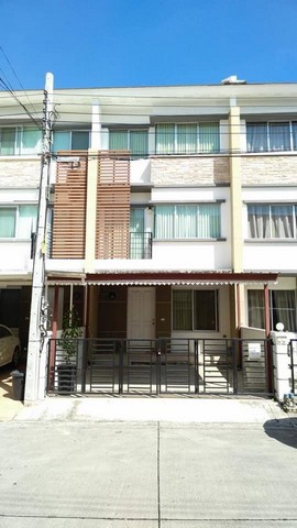 Sub0938ขายทาวน์เฮ้าส์โครงการแสนสิริ TOWNPLUS THEPHARAKขายพร้อมผู้เช่า ทาวน์เฮ้าส์โครงการแสนสิริ TOWNPLUS THEPHARAKราคาขาย3,500,000 บาท ได้ค่าเช่าเดือนละ12,000 บาท/เดือนค่าโอน ออกคนละครึ่ง 50/50 ติดถนนเทพารักษ์ ใกล้จุดขึ้น-ลงทางด่วนวงแหวนกาญจนาภิเษก(ด่านเทพารักษ์) เพียง 2 กม.ในทำเลบ้านต้นโครงการ เดินเข้า-ออกได้สะดวก และสภาพบ้านที่ใช้ประโยชน์ได้ทันที ต่อเติมหน้า-หลังแล้ว - ที่ดิน 20 ตารางวา / บ้าน