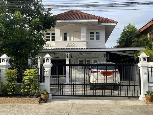 ขายบ้านเดี่ยว 2 ชั้น หมู่บ้านกรวิทย์ 2 ถนนโชตนา ต.สันโป่ง อ.แม่ริม เชียงใหม่ 73 ตร.ว รีโนเวทใหม่ เฟอร์ฯและเครื่องใช้ไฟฟ้าครบครันบ้านสวย รีโนเวทใหม่ทั้งหลังเฟอร์ฯและเครื่องใช้ไฟฟ้าครบครัน หิ้วกระเป๋าเข้าอยู่ได้เลยขนาด 73 ตร.วพื้นที่ใช้สอย 280 ตร.ม4 ห้องนอน, 3 ห้องน้ำ, 2 ครัวที่ตั้ง: ถนนโชตนา ต.สันโป่ง อ.แม่ริม จ.เชียงใหม่เฟอร์ฯและเครื่องใช้ไฟฟ้าครบครัน - แอร์ 4 ตัว- เครื