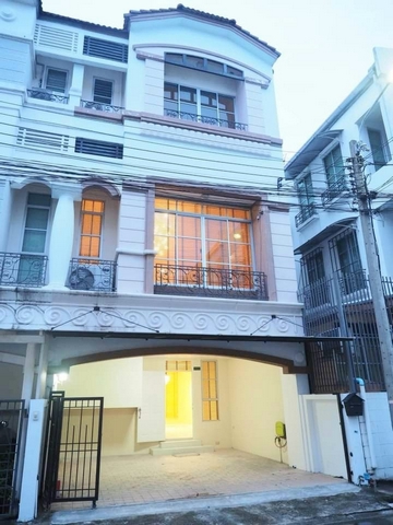 WW111S ให้เช่า ทาวน์โฮมหลังมุม โครงการบ้านกลางเมือง ลาดพร้าว-โยธินพัฒนา ซอยประดิษฐ์มนูธรรม 19 