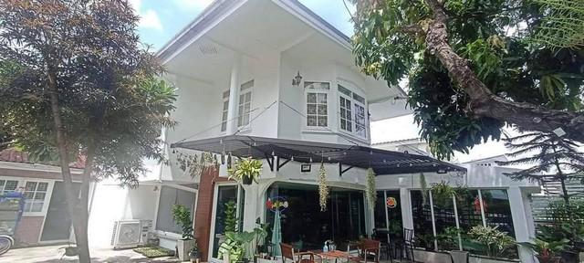 HR2932 ให้เช่าบ้านเดี่ยว 2 ชั้นหลังมุม ใกล้เดอะไนน์ พระราม9 หมู่บ้านเสรี พระราม9 ซอย 45 เนื้อที่  74 ตารางวา เหมาะอยู่อาศัย ทำออฟฟิส หรือร้านอาหาร เช่า 35,000 บาท: ติดต่อ : คุณ เอก  :  061-241 4954   &   083-017 9463   : Line Id : eak2325: กดลิ้งค์เพื่อเเอดไลน์ครับ :  https://line.me/ti/p/A6pc3MToug     :  https://line.me/ti/p/OLEY0bJTsV*** ราคาเช่า 35,000 บาท/เดือนที่ตั้ง : ถนนพระราม9 ซอย 45 เสรี 4 แชวงสวนหลวง เขตสวนหลวง กรุงเทพมหานครบ้านเดี่ยว 2 ชั้นหลังมุม หมู่บ้าน