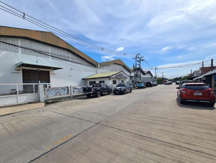 ให้เช่า โกดัง โรงงาน พื้นที่ 2,500 ตรม  บางเสาธง สมุทรปราการ มีสำนักงาน พร้อมใช้