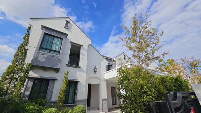 ขายบ้านเดี่ยวหรู 2 ชั้น หลังมุม 106.5 ตรว. โครงการนันทวัน พระราม 9 กรุงเทพกรีฑาตัดใหม่ ตกแต่งสไตล์ Classic France เฟอร์พร้อมอยู่ 