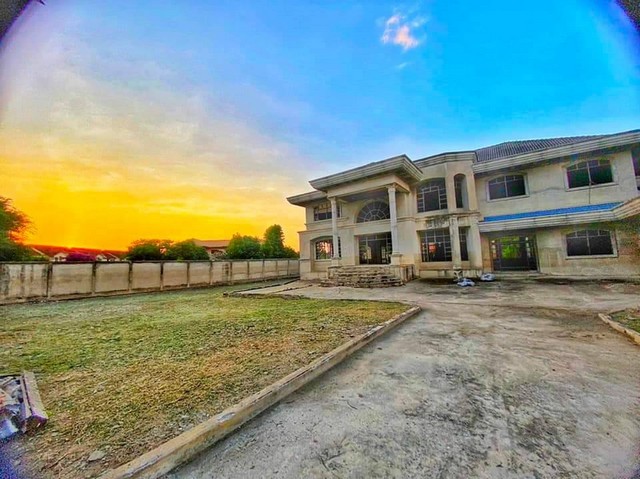 ขายคฤหาสน์ หรู รอการตกแต่งตามสไตล์​ทึ่คุณ​ชอบ อยู่ในหมู่บ้านเมืองเอกรังสิต  (โครงการ​6) 417ตารางวา​