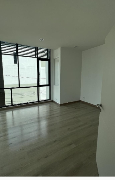 ให้เช่าโฮมออฟฟิศ 4 ชั้น premium place mix นวมินทร์ ซอย133