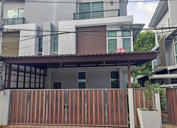 ให้เช่าทาวน์โฮม3 ชั้น  แกรนด์ไอดีไซน์ วิภาวดี 41ตรว ใกล้สนามบินดอนเมือง ห้างฟิวเจอร์ รังสิต