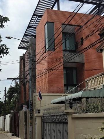 ขายบ้านเดี่ยว 3 ชั้น สไตล์ Modern Tropical Loft ย่านอารีย์ พหลโยธิน ซอย 8 