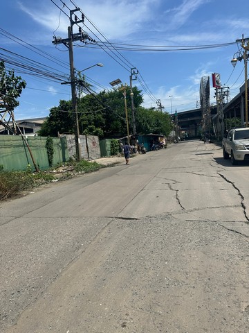 ขายที่ดินเปล่า 4-3-99 ไร่ บางนา กม. 13   หมู่บ้านกรีนเลค   ZT267