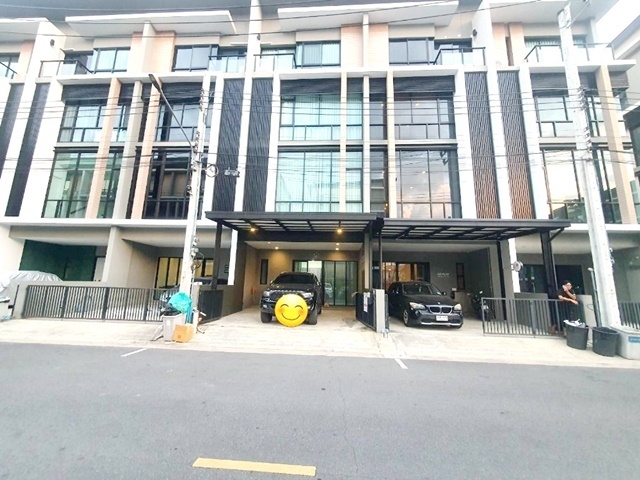 เลียบด่วน 25ตรว.เซ็นทรัลอีสวิวล์ ลาดพร้าว ทำเลดี เกษตร-นวมินทร์ ให้เช่าโฮมออฟฟิศ 4 ชั้น​ 378ตรม. 54,998B-M 3นอน 4น้ำ 3จอรถ 6แอร์ พรีเมี่ยมCentral Eastville Lat Phrao good location 25sq.wa. 378sq.m. 54,998B-M 3bedr 4bath 3parking 6A/C. Premium Kaset Nawamin Home office for rent 4 floors Liabduan เลียบด่วนซอยสุคนธสวัสดิ์20-30 ถนนสุคนธสวัสดิ์ แขวงลาดพร้าว เขตลาดพร้าว กรุงเทพมหานครเหมาะสำหรับทำออฟฟิศ หรือพักอาศัยหน้ากว้าง 5.7 เมตร 3 ห้องนอน4 ห้องน้ำ1 ห้องครัว3 จอดรถ6 แอร์สถานที่ใ