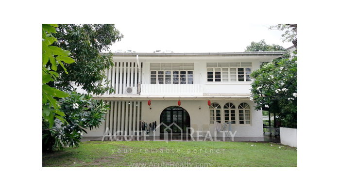 บ้านเช่าเอกมัย บ้านเช่าถนนสุขุมวิท เช่าบ้านพร้อมสระว่ายน้ำ เช่าบ้านพร้อมสวน เช่าบ้านหลังใหญ่ ทองหล่อ