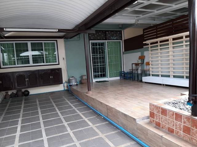 ให้เช่าทาวน์เฮ้าส์ 2 ชั้น หมู่บ้าน ประชากรไทย ซ.ลาดพร้าว 93 พร้อมอยู่ พื้นที่ใช้สอยประมาณ 180 ตรม.3 ห้องนอน 2 ห้องน้ำ ใกล้รถไฟฟ้า