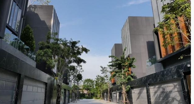 ขายบ้านเดี่ยว4ชั้น พร้อมสระว่ายน้ำ  โครงการไบบิวรี่ วิลเลจ ศรีนครินทร์ ย่านเฉลิมพระเกียรติ ร.9 