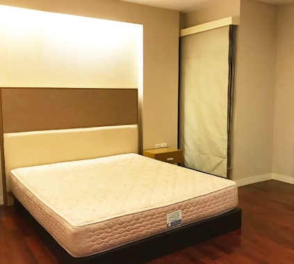 ให้เช่าทาวน์โฮม 4 ชั้น บ้านกลางเมืองพระรามเก้า-ลาดพร้าว แปลงมุม 50 ตรว