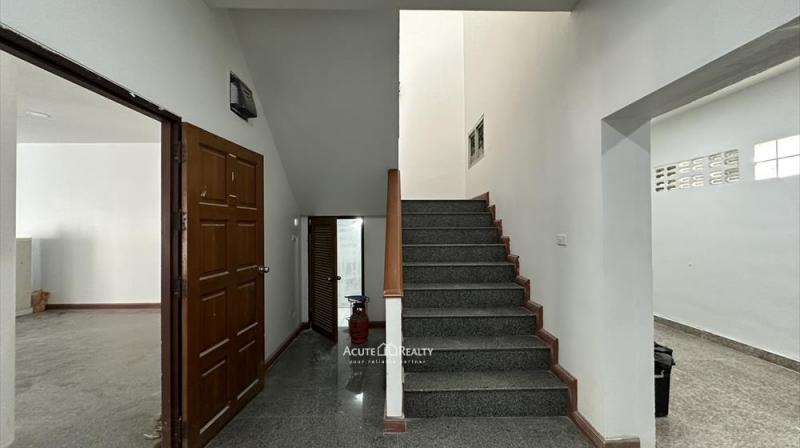 บ้านแฝด 3 ชั้น ทาวน์อินทาวน์ 3 ห้องนอน ทำเลดีย่านลาดพร้าว