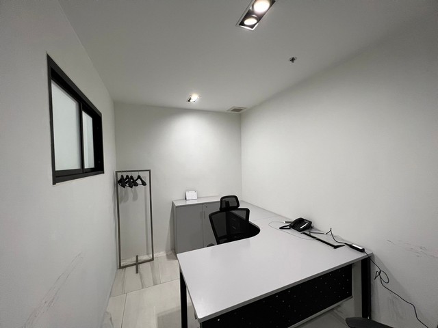 รหัส# TO959 ให้เช่าสำนักงาน 100 ตรม. อาคารเมเจอร์ ทาวเวอร์ ทองหล่อ 10 ใกล้ BTS ทองหล่อ ***ฟรีค่าเช่าเดือนแรก*** ราคาเช่า 80,000 บาท/เดือนอาคารเมเจอร์ ทาวเวอร์ ทองหล่อ 10 ใกล้ BTS ทองหล่อพื้นที่ใช้สอย 100 ตรม. ชั้น 2* สามารถใช้งานพื้นที่ได้ตลอด 24 ชั่วโมง* ห้องพร้อมตกแต่งบางส่วน* ห้องสวยทำร้านค้าและสำนักงานได้*** ราคาเช่า 80,000 บาท/เดือน*** ฟรีค่าเช่าเดือนแรกที่ตั้ง : ซอยสุขุมวิท 55 (ทองหล่อ 10) ถนน