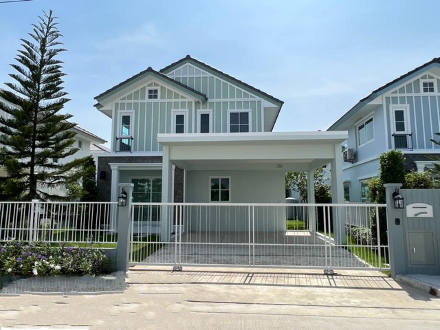 ให้เช่าบ้านเดี่ยวสิวลี ศรีนครินทร์-ร่มเกล้า บ้านสวย บรรยากาศเงียบสงบ ร่มรื่น บ้านพร้อมพักอาศัย ใกล้รถไฟฟ้าสายสีส้มและสีชมพูติดต่อ  อรัชพร  081-4-888-799Line id:house169ราคาเช่า  39,900บาท/เดือนประกัน   2เดือนล่วงหน้า  1เดือนสัญญา   1ปียินดีรับสัตว์เลี้ยงรายละเอียดบ้านเดี่ยว 2ชั้น พื้นที่ 52ตารางวา เนื้อที่ใช้สอย 137ตารางเมตร-3 ห้องนอน-3 ห้องน้ำ-2 ที่จอดรถสิ่งอำนวยความสะดวก - คลับเฮ้าส์