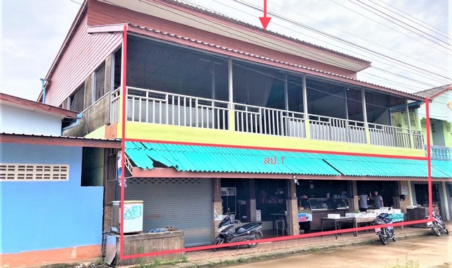   รายละเอียดเพิ่มเติม Code ID : PKK02-13091  ราคาขาย  8,989,000 บาท- ขนาดพื้นที่ :  249.20 ตร.ว. - พื้นที่ใช้สอย :  802.00 ตร.ม. - จำนวนห้อง :  3 ห้องนอน 10 ห้องน้ำ  - ที่จอดรถ :   2   คัน- บ้านหันทางทิศ : - พิกัดทรัพย์ : https://maps.app.goo.gl/cFj3Zd8YrhA4zE1eA    สถานที่ใกล้เคียง- ใกล้โรงพยาบาลธนบุรี ชุมพร- ใกล้ โลตัส ชุมพร   - ใกล้ บิ๊กซี เอ็กซ์ตร้า สาขาชุมพร- ใกล้ แม็คโครชุมพร  สอบถามเพิ่มเติม/นัดชมโทร. 097-419-5982(พลอย)โทร. 096-932-4624(ออมสิน)Line : @panaya (มี@ด้านหน