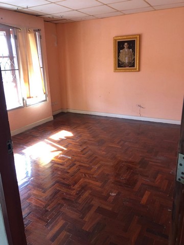 ขายทาวน์โฮม 4 ชั้น 360 ตร.ม 5 ห้องนอน ลาดพร้าว 41 ซอยภาวนา ใกล้รถไฟฟ้าสถานีภาวนา 800 เมตร