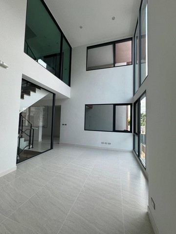 รหัสC5915 ให้เช่าโฮมออฟฟิศ 4ชั้น โครงการบ้านกลางเมือง คลาสเซ่ สุขุมวิท 77 อ่อนนุช