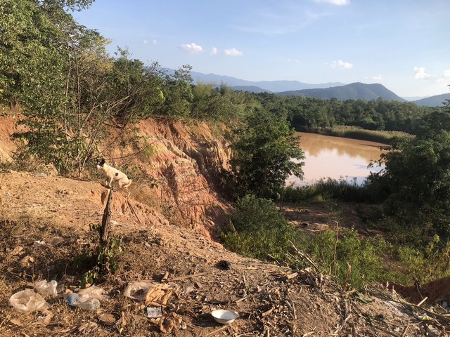 ขายที่ดินเปล่า เนื้อที่ 215 ไร่ เป็นสระน้ำ 10 ไร่ แม่ทะ ลำปาง