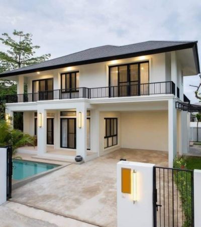 ติดต่อ เต้ย 086-659-5965 Line ID: CreatoeySALE 11,490,000 บาทบ้านพร้อมสระว่ายน้ำส่วนตัว ท่ามกลางทุ่งนา บรรยากาศสุดชิลใกล้ รร.นานาชาติยูนิตี้คอนคอร์ด, สารภี .ที่ดิน 99 ตร.ว. (396 ตร.ม)พื้นที่ใช้สอยประมาณ 300 ตรม. 4 ห้องนอน 4 ห้องน้ำ Tpye C ห้องโถงใหญ่ สระว่ายน้ำส่วนตัว 6.6 x 2.8 เมตร .กว้างขวาง เพดานสูง ผนังสองชั้น หน้าต่างกระจกสองชั้น 2 ห้องครัวบิวท์อิน 2 ห้อง ติดตั้งเครื่องปรับอากาศ เครื่องทำน้ำอุ่นกล้องวง