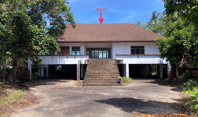  รายละเอียดเพิ่มเติม Code ID : PKK02-08775  ราคาขาย  7,059,000 บาท- ขนาดพื้นที่ :  696.30 ตร.ว. - พื้นที่ใช้สอย :  890.25 ตร.ม - จำนวนห้อง :   4 ห้องนอน 3 ห้องน้ำ - ที่จอดรถ :   1    คัน- บ้านหันทางทิศ : - พิกัดทรัพย์ : https://maps.app.goo.gl/QwU9w1siLJJ9az13A    สถานที่ใกล้เคียง- ใกล้โรงพยาบาลตะกั่วป่า - ใกล้บิ๊กซี มาร์เก็ต ตะกั่วป่า - ใกล้โลตัส โกเฟรช ตะกั่วป่า- ใกล้ท็อปส์ สาขาตะกั่วป่าพังงา สอบถามเพิ่มเติม/นัดชมโทร. 097-419-5982(พลอย)โทร. 096-932-4624(ออมส