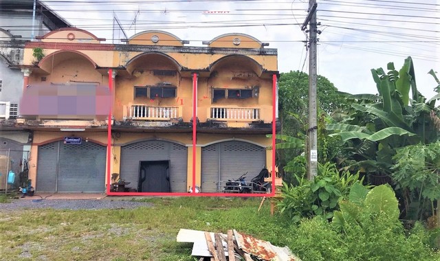 รายละเอียดเพิ่มเติมCode ID :   PKK04-05943ราคาขาย       6,000,000 บาท- ขนาดพื้นที่ :   56 ตร.ว- พื้นที่ใช้สอย :  432 ตร.ม- จำนวนห้อง :  2 ห้องนอน 4 ห้องน้ำ (2 คูหา, มีดาดฟ้า)- ที่จอดรถ :      1 คัน- อาคารพาณิชย์ :   2 ชั้น- อาคารพาณิชย์หันทางทิศ : -- อายุอาคาร :  28 ปีพิกัดทรัพย์ :    https://maps.app.goo.gl/3Xd3SiEdNtzFEAHh7สถานที่ใกล้เคียง- ใกล้โรงพยาบาลถ้ำพรรณรา- ใกล้วัดภูเขาหลัก - ใกล้อุทยานพระพุทธศาสนา- ใกล้โรงเรียนบ้านห้วยรื่นสอบถามเพิ่มเ