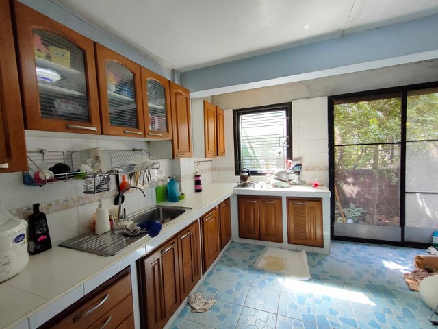 ขายด่วน !! อาคารพาณิชย์ ตกแต่งพร้อมอยู่ ใกล้โลตัสพระราม 2 ใกล้เซ็นทรัลพระราม 2 ใกล้ตลาด ใกล้เซเว่น อาคารพาณิชย์ซอยสะแกงาม35/3 แยก 6