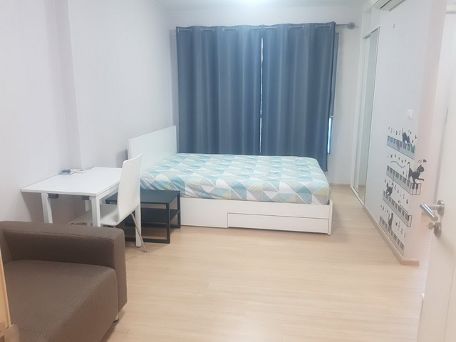 สนใจติดต่อ Tel : (+66)94-9828979 หรือ Line ID : estatehenghengCODE : RC14,S1,25ให้เช่า คอนโด Fuse Sense ฟิวส์ เซนเซ่ บางแค ถูกสุดๆ แค่ 6500บ FL14 25 ตรม ห้องใหญ่ สวย ใหม่ วิวสวน ไม่โดนแดดเลย หิ้วกระเป๋าพร้อมเข้าอยู่ได้เลยคอนโด High Rise ชั้น 14 พื้นที่ใช้สอยเยอะมาก กว้างขวาง ไม่อึดอัด กว่า 25 ตร.ม. มี 1 ห้องนอน, 1 ห้องน้ำ, พื้นที่นั่งเล่น, พื้นที่ทำครัว ห้องสภาพใหม่ และสวยมากตกแต่งครบครัน พร้อมอยู่ - เครื่องใช้ไฟฟ้าอย่างดี : แอ