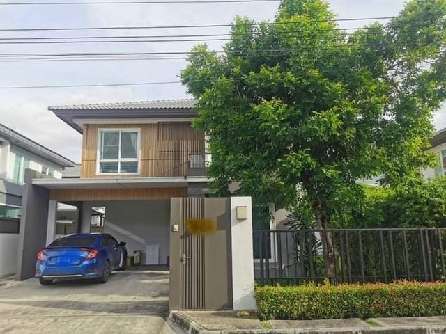 HS351 ขายบ้านเดี่ยว 2 ชั้น หมู่บ้าน มัณฑนา บางนา-วงแหวน 71 ตรว. ใกล้เมกะบางนาติดต่อ : - คุณสราวุฒิ Tel. 0994108945   Line : 0994108945  *** ราคาขาย 15.9 ล้านบาทบ้านเดี่ยว 2 ชั้น หมู่บ้านมัณฑนา บางนา-วงแหวนขนาดที่ดิน 71.1 ตรวพื้นที่ใช้สอย 185 ตรม4 ห้องนอน4 ห้องนํ้า2 ที่จอดรถมีแอร์ฝังฝ้า 1 เครื่องที่ห้องรับแขกมีแอร์ทุกห้องนอน รวมมีแอร์ติดผนัง 4 เครื่องมีหลังคาโรงรถมีหลังคาด้านข้างบ้านและหลังบ้านมีผ้า