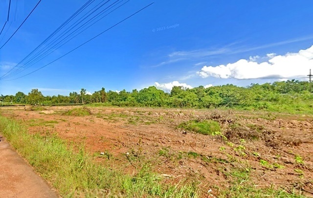 ตลาดต้องชม-วงเวียนนเรศวร พระจอมเกล้าพระนครเหนือ สนามกอล์ฟพรหมโยธี ขายที่ดิน 8 ไร่ แบ่งแปลง100 แปลง แปลงละ 30ตรว.