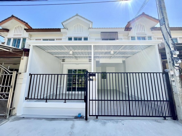 บ้านมือสองตกแต่งใหม่ ม.พฤกษาวิลล์19 ปิ่นเกล้า-วงแหวน บ้านพร้อมอยู่ฟังก์ชั่นครบ ดีไซน์ตอบโจทย์ผู้อยู่อาศัยจริง 3 นอน 2 น้ำ มีครัวเคาน์เตอร์+ที่จอดรถส่วนตัว พื้นที่ใช้สอยที่กว้างขวาง ตั้งอยู่บนทำเลเดินทางสะดวก เชื่อมต่อสู่ตัวเมืองด้วย ถ.กาญจนาภิเษก ใกล้เซ็นทรัลเวสต์เกต รถไฟฟ้า และจุดขึ้นทางด่วน   ศรีรัช   บ้านเลขที่ 119/132  ซ.วัดส้มเกลี้ยง ซ.ย่อย  4/2 ถ.กาญจนาภิเษก 