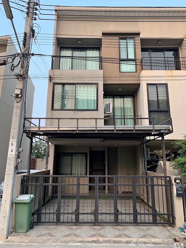 BS741 ขายด่วน ทาวน์โฮม 3ชั้น 3ห้องนอน 3ห้องน้ำ – หลังริม บ้านมิวส์ เพชรเกษม 69 ใกล้ MRT หลักสอง ร.ร สารสาสน์บางบอน มหาวิทยาลัย เอเชียอาคเนย์