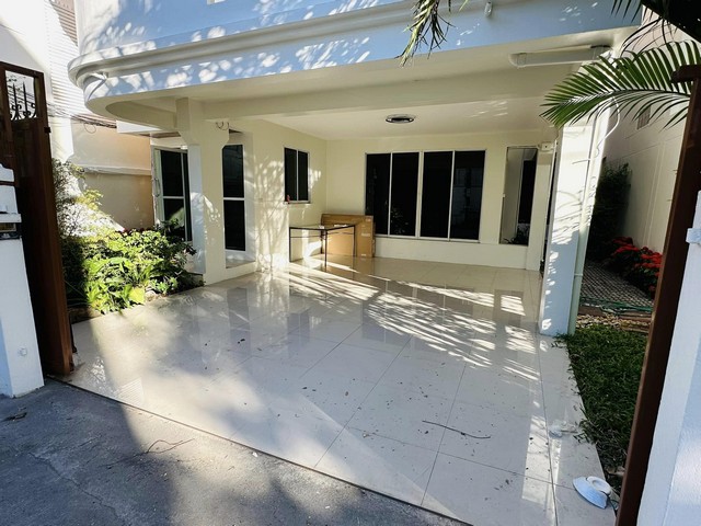 ให้เช่าบ้านเดี่ยว 4 ชั้น 4 ห้องนอน ซอยสุขุมวิท 31 ย่านพร้อมพงษ์ ตกแต่งพร้อมเฟอร์นิเจอร์ ใกล้ BTS พร้อมพงษ์, Emporium