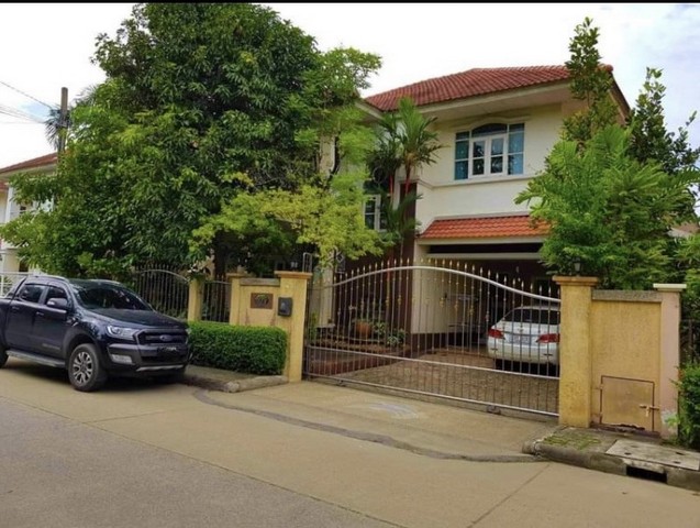 ให้เช่าบ้านเดี่ยวลาดพร้าว71 หมู่บ้านปรัชญาไพรเวทโฮม ซอยนาคนิวาส  เดินทางสะดวก ใกล้สิ่งอำนวยความสะดวกครบครันย่านลาดพร้าว