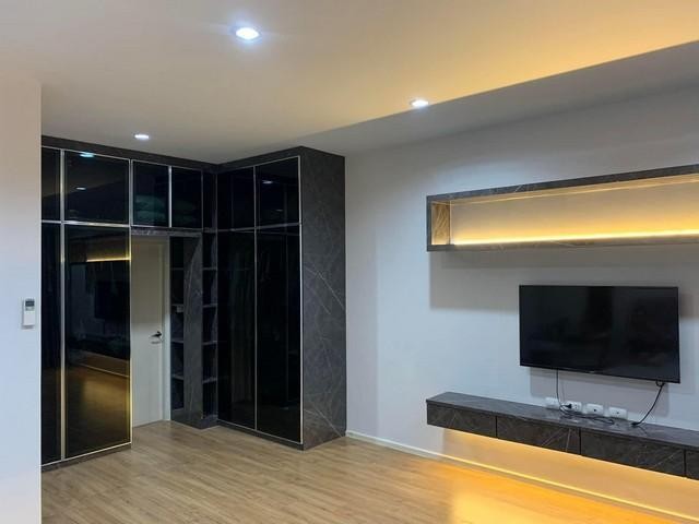 C4236 ขายทาวน์โฮม 3 ชั้น โครงการบ้านกลางเมืองลาดพร้าว-เสรีไทย ซอยเสรีไทย 52 หลังมุม เฟอร์พร้อมอยู่