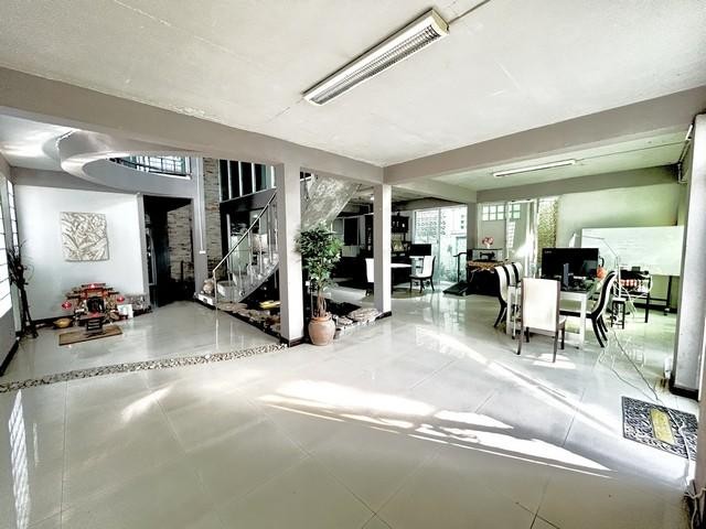 C4233 ให้เช่าบ้านเดี่ยว 2 ชั้น ซอยพระรามเก้า 59 ใกล้รพ.สมิติเวช, Airport link หัวหมาก รถไฟฟ้าสายสีเหลือง