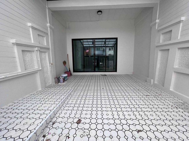  บ้านพงษ์ศิริชัย 4 เพชรเกษม 81รหัสทรัพย์ DPO00067 GUCode RK19765Dprompt Asset รู้เรื่องบ้าน เข้าใจคุณ#บ้านพร้อมอยู่ #หมู่บ้านพงษ์ศิริชัย4 ซอยเพชรเกษม 81 เนื้อที่ 17 ตาราวา---------------------------------------------------   ****  ราคา 2.59 ล้านบาท เนื้อที่  17 ตรว. 3 ชั้น  **** ราคาPromotion - ธค.2566ค่าใช้จ่ายวันโอนทุกอย่างฝ่ายละครึ่ง /ค่าจดจำนองผู้ซื้อออกเอง/ค่าประเมินผู้ซื้อออกเอง---------------------------------------------------รายละเอียดบ้าน5ห้องนอน 3ห้องน้ำ 1ห้องครั