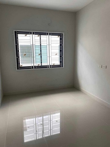 ให้เช่าอาคารพาณิชย์ 2 ชั้น โซนเชิงเนิน ระยอง ทำเลดี เหมาะสำหรับทำออฟฟิศ ค้าขาย