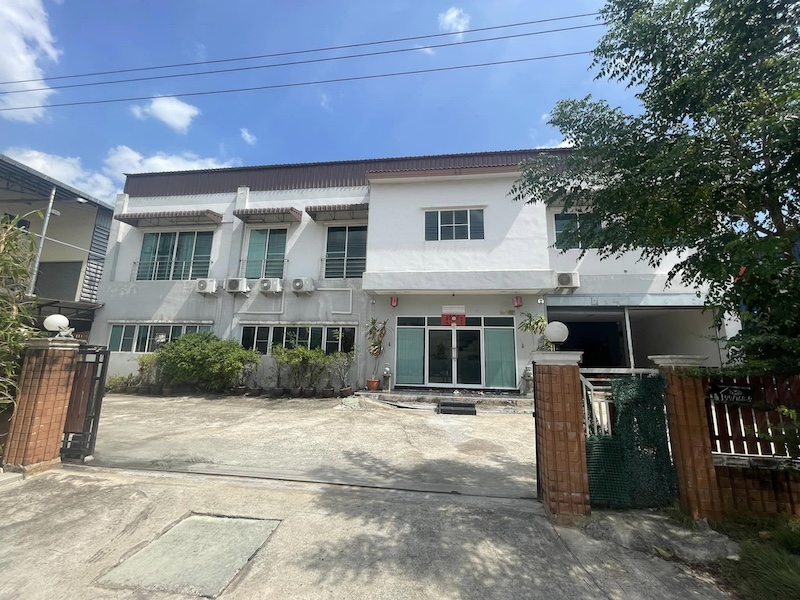 BST560 ขายโกดังโรงงาน ออฟฟิศ ใบรง.4 พร้อมที่อยู่อาศัย พระรามสอง  ซอยพันท้ายนรสิงห์ ในเสรีแฟคตอนี่แลนด์ พื้นที่ 1 ไร่